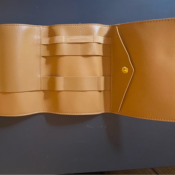 Glass Ladder & Co Katherine Tech Organizer Roll Honey Colored - Picture 3 of 3